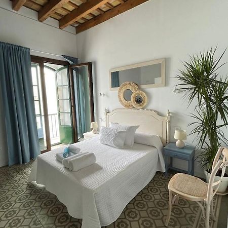 Dona Lola Rooms Conil De La Frontera Bagian luar foto